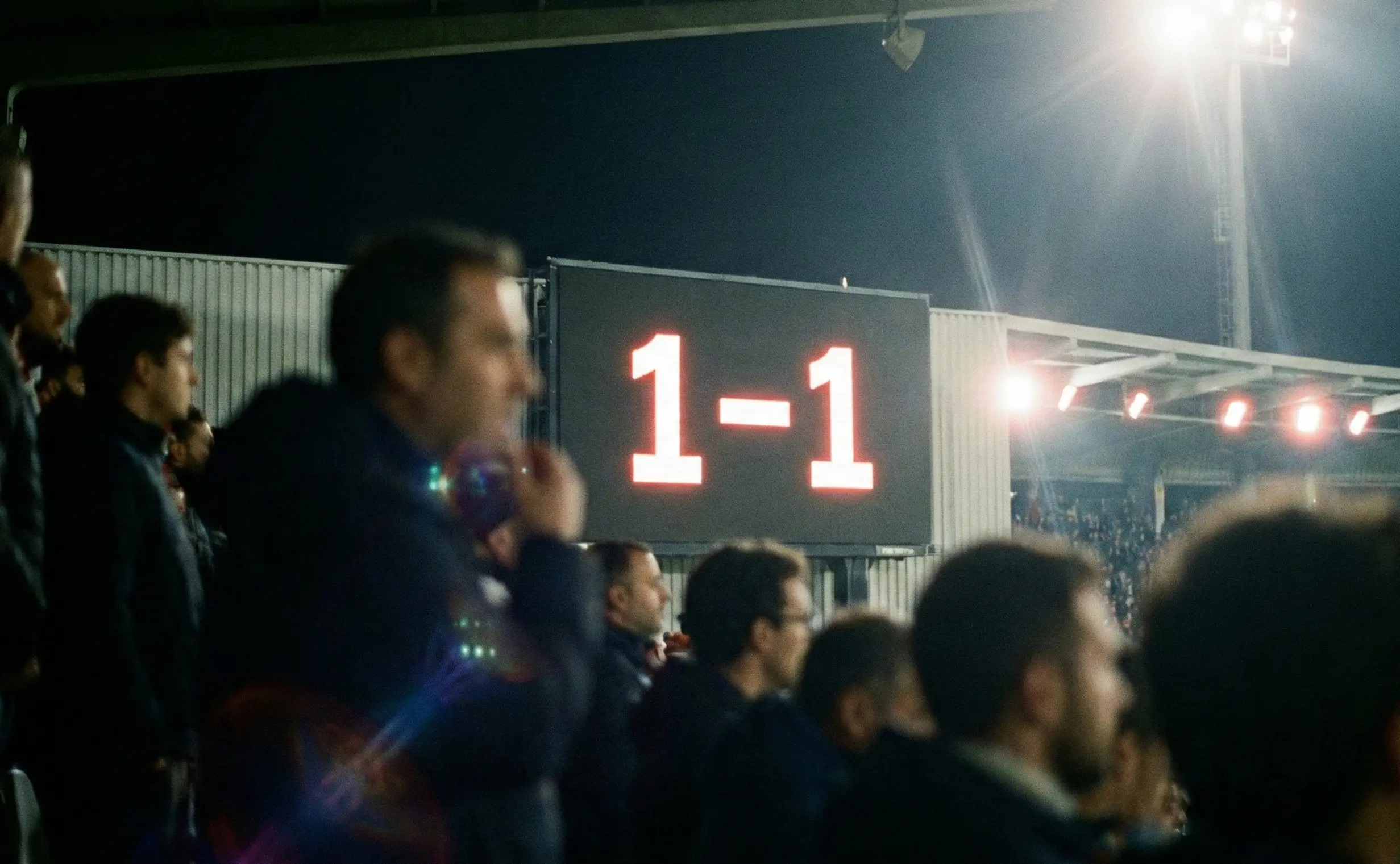 Risultato pareggio su tabellone stadio